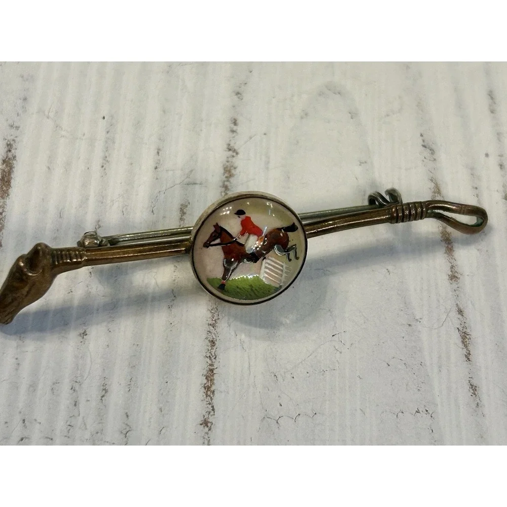 Antique VTG Intaglio Reverse Essex Crystal Horse Jockey Bar Pin Derby   C-Clasp